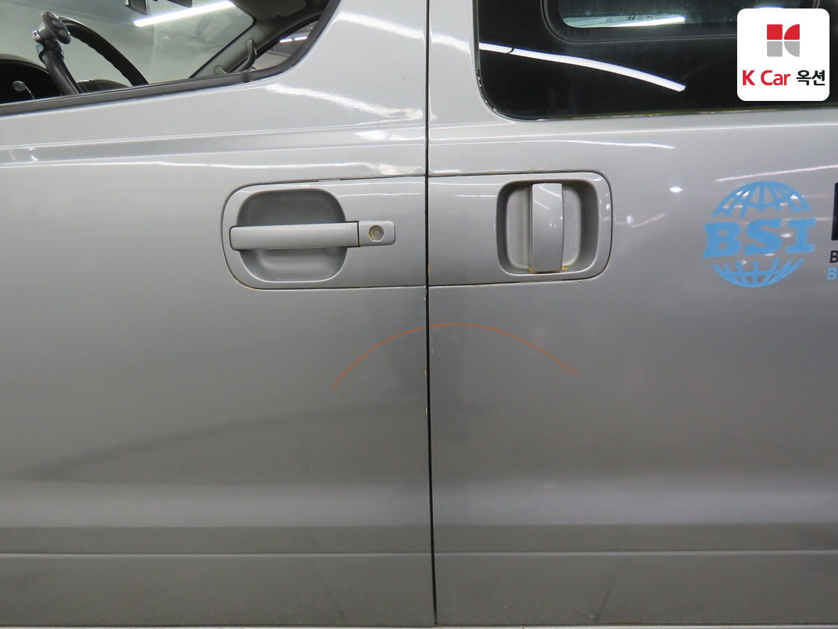 هيونداي جراند ستاريكس 2011 - صورة 33