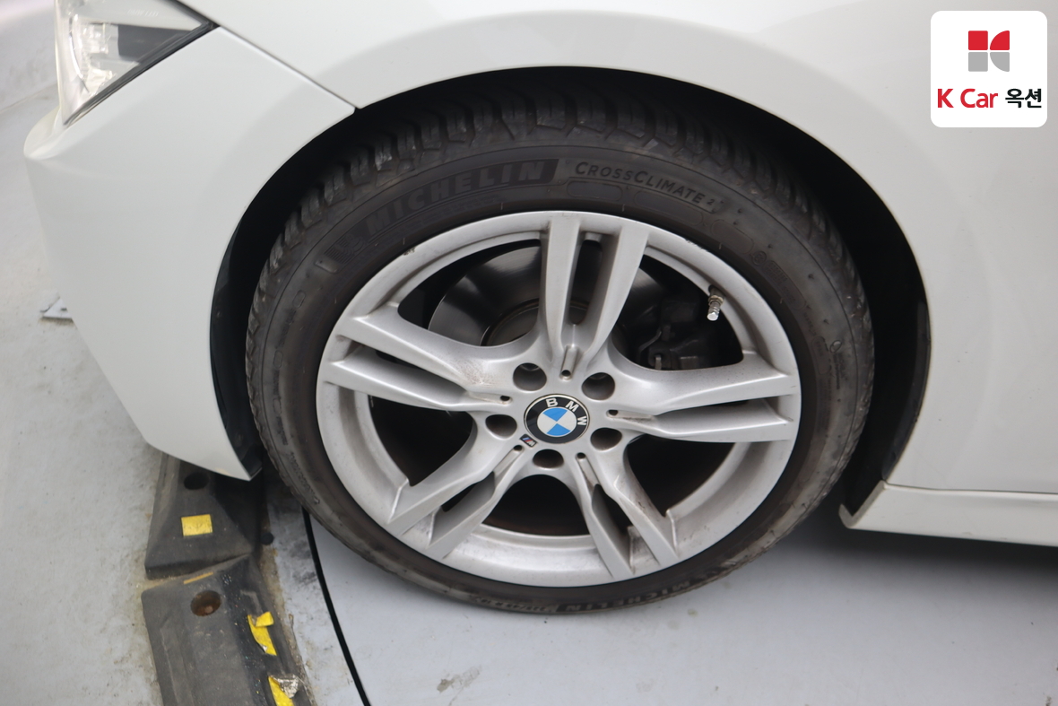 BMW 3 Series - 49
