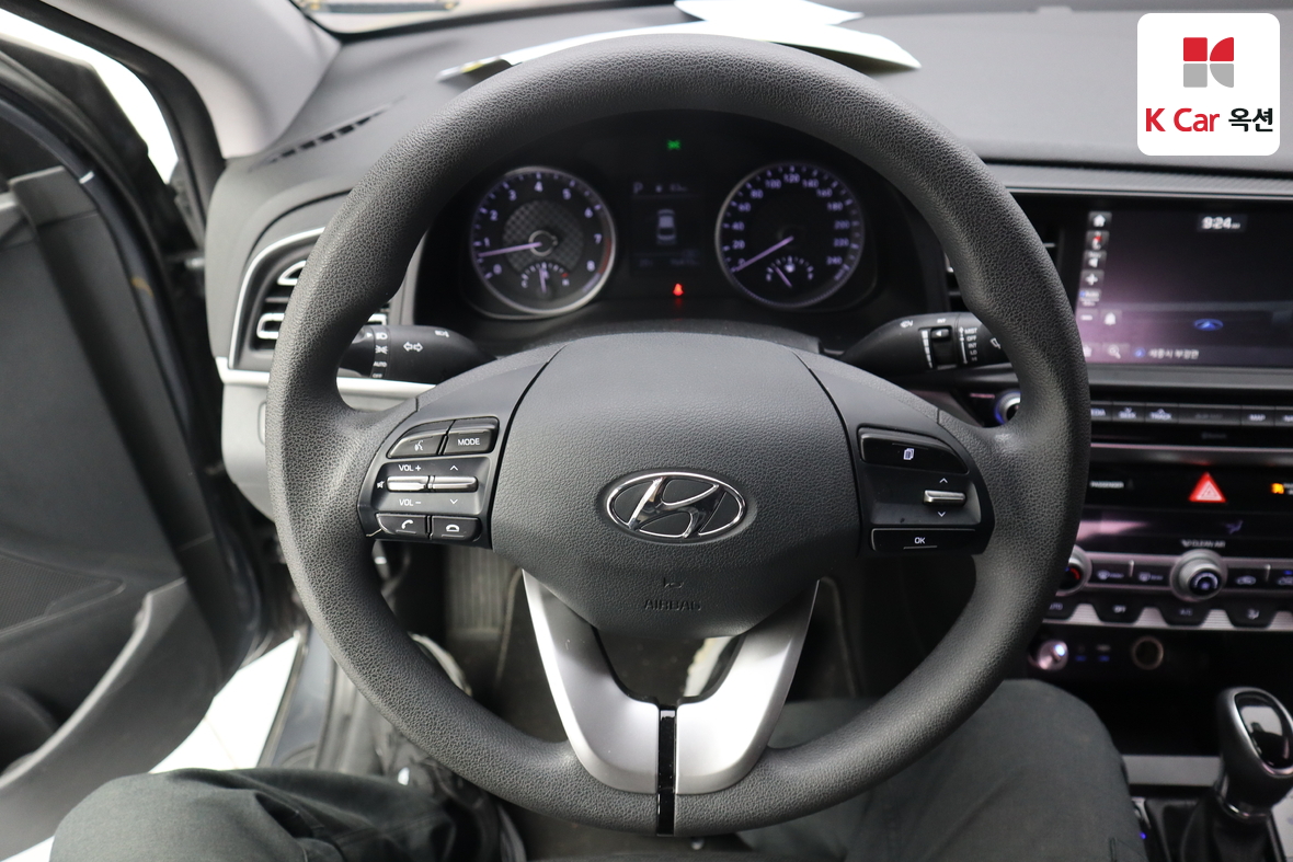 Hyundai Elantra - 10