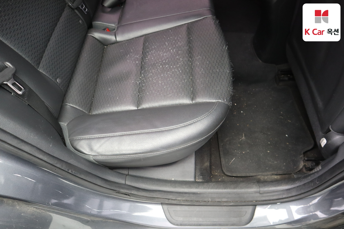 Hyundai Elantra - 25