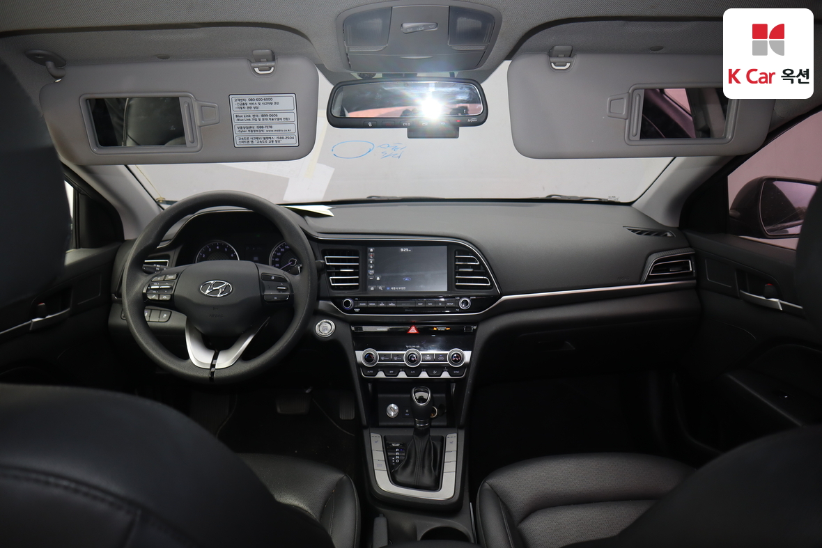 Hyundai Elantra - 3