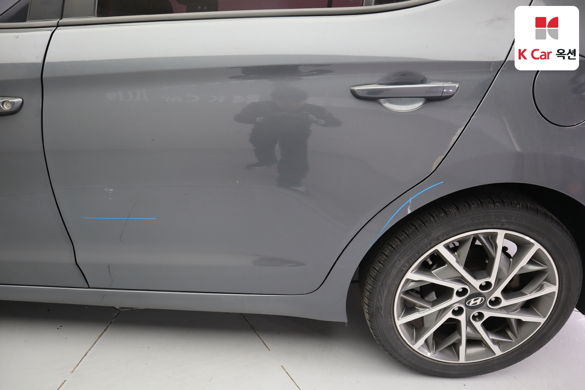 Hyundai Elantra - 36