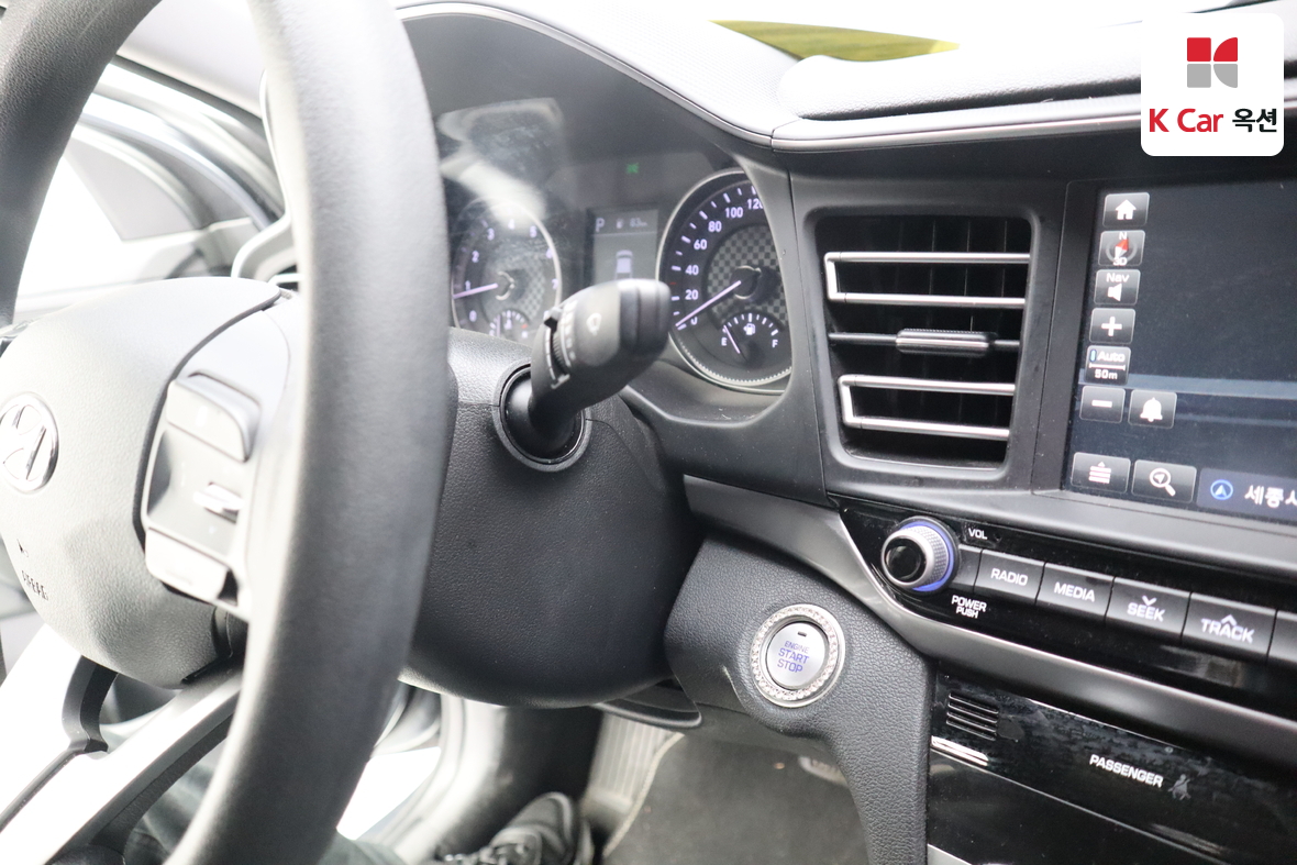 Hyundai Elantra - 11
