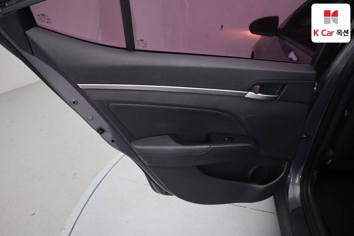 Hyundai Elantra - 20