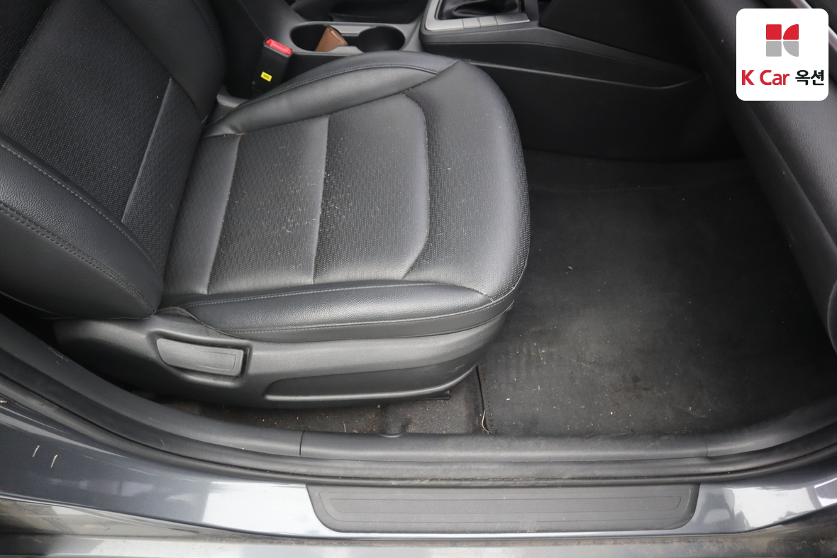 Hyundai Elantra - 27