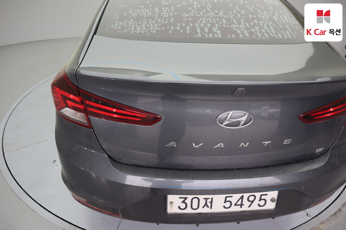 Hyundai Elantra - 37