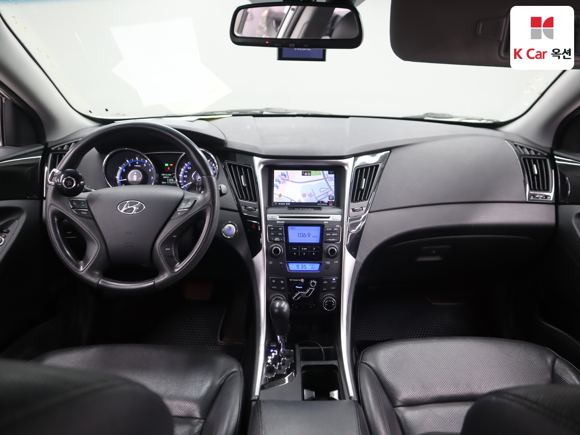 Hyundai Sonata 2011 - Image 3