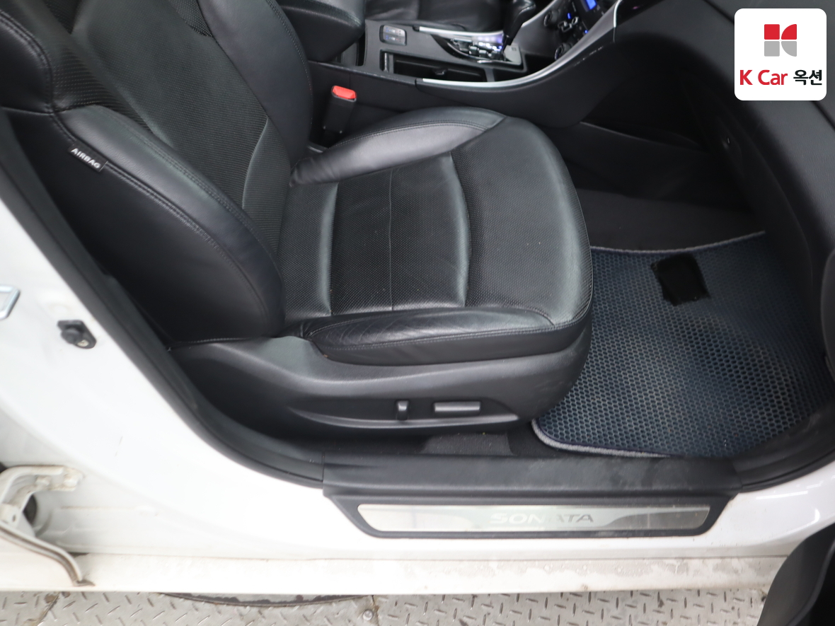 Hyundai Sonata 2011 - Image 29