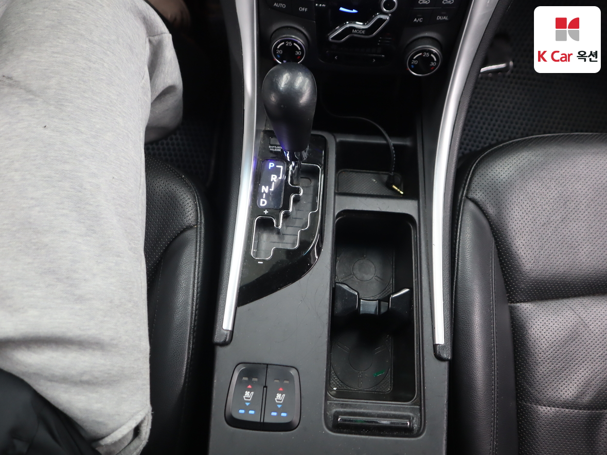 Hyundai Sonata 2011 - Image 16