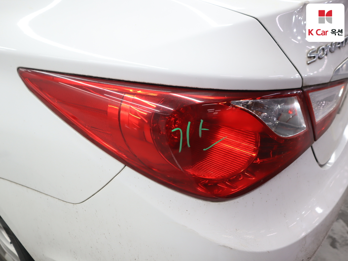 Hyundai Sonata 2011 - Image 37