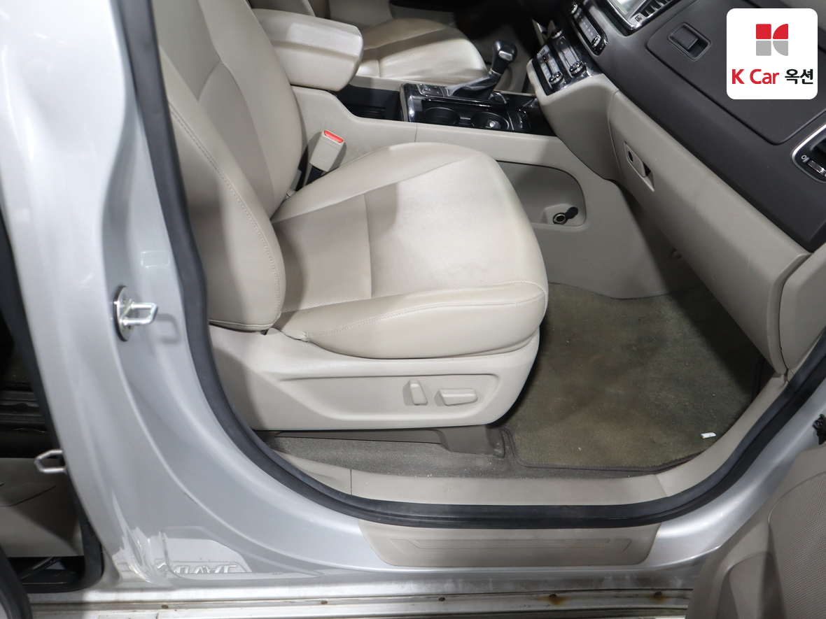 كيا نيو كارنيفال 2017 - صورة 28