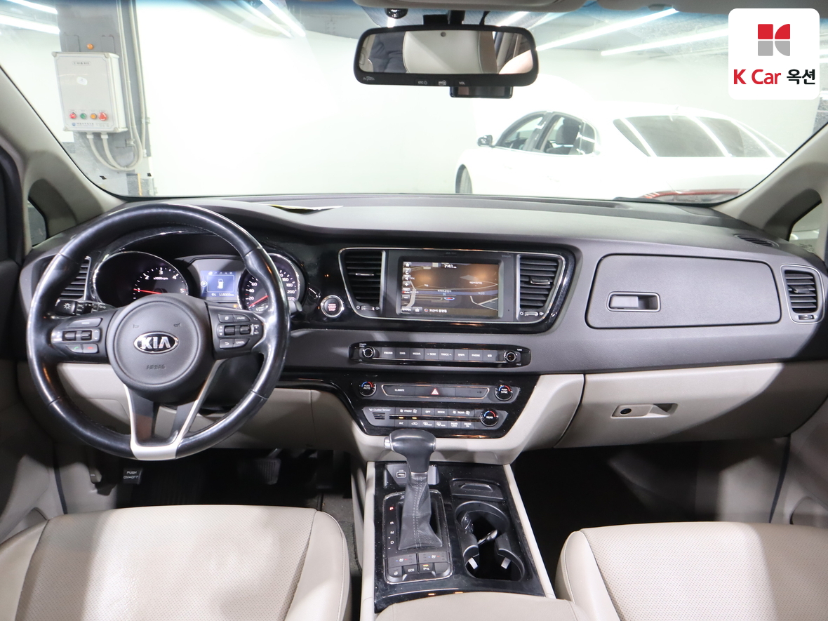 كيا نيو كارنيفال 2017 - صورة 3
