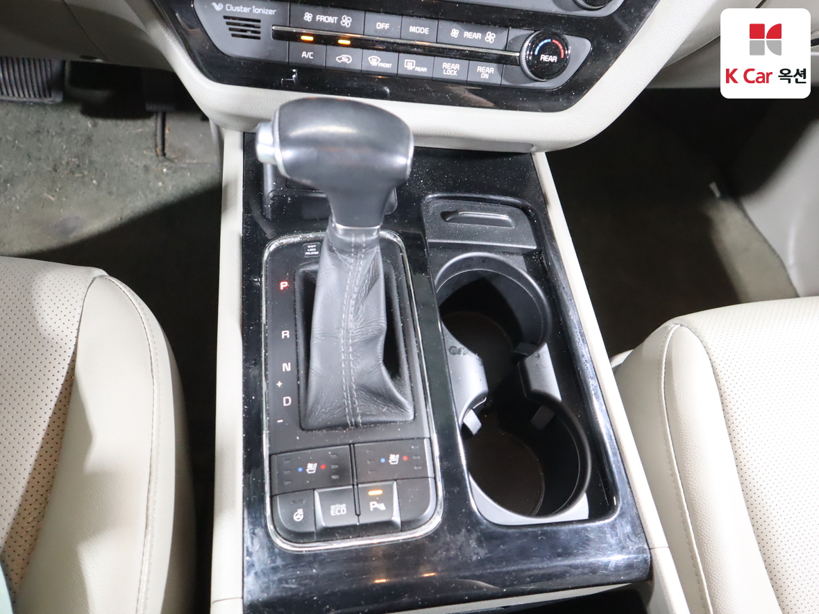 كيا نيو كارنيفال 2017 - صورة 16