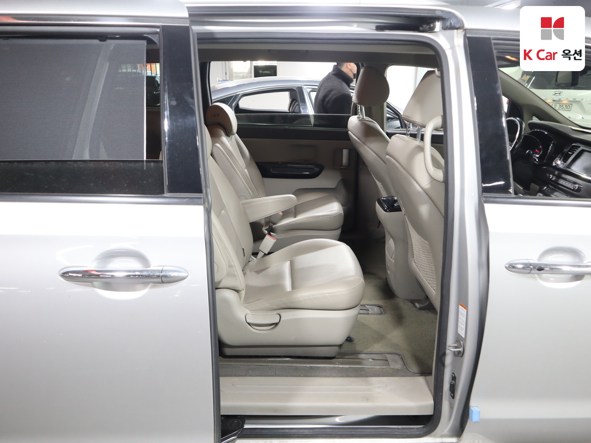 كيا نيو كارنيفال 2017 - صورة 26