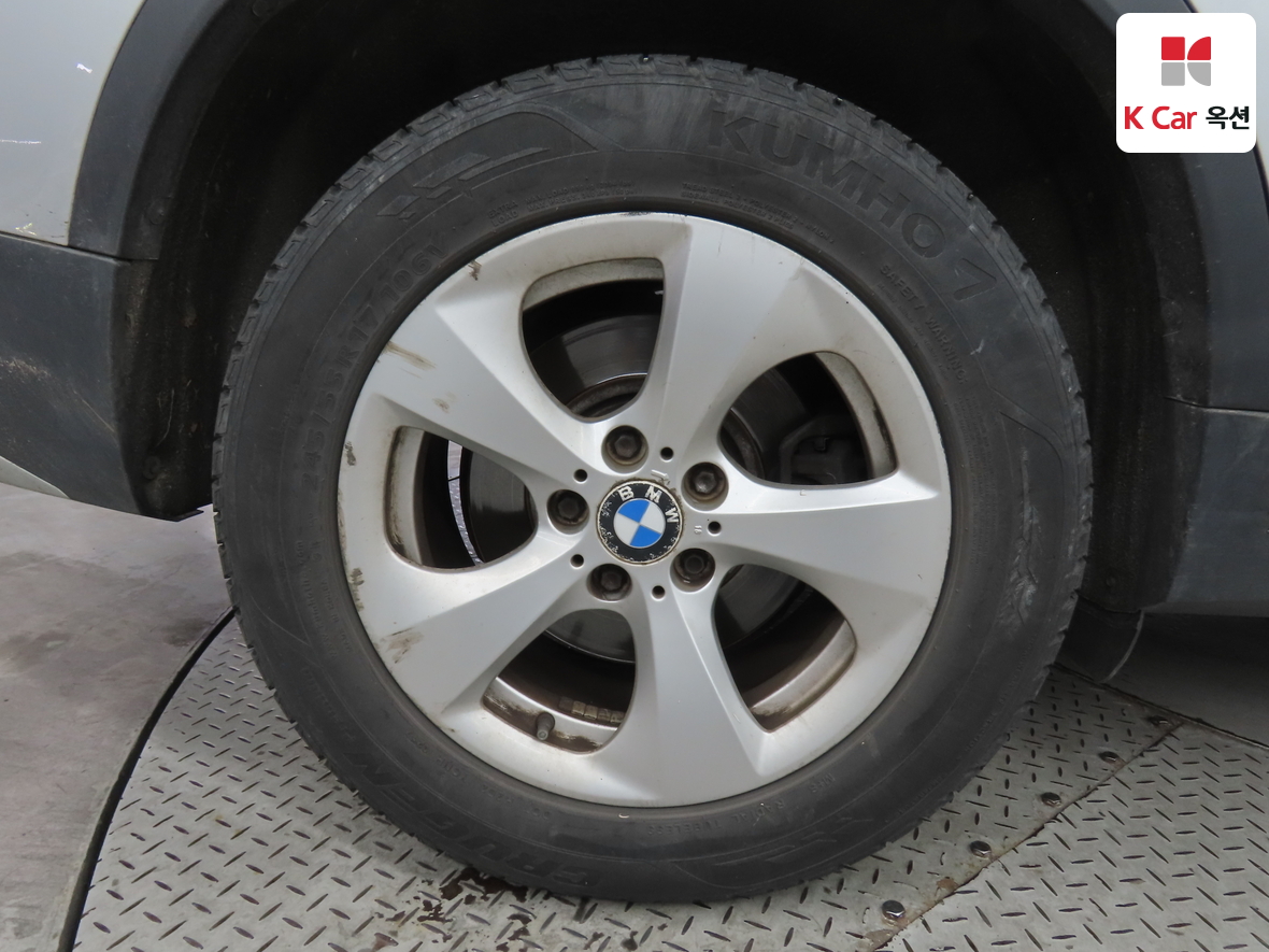 BMW X3 2011 - Image 48