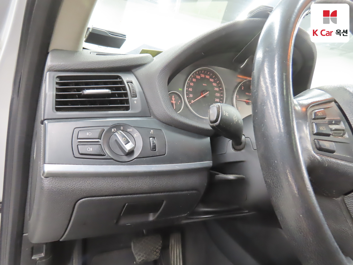 BMW X3 2011 - Image 9