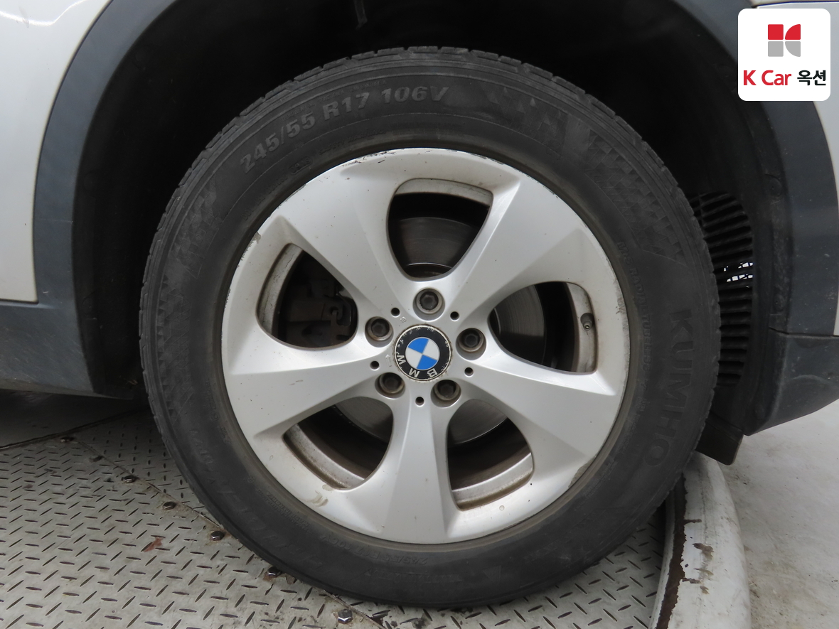 BMW X3 2011 - Image 47
