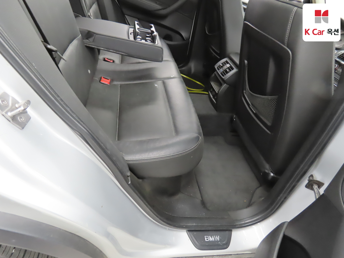 BMW X3 2011 - Image 32