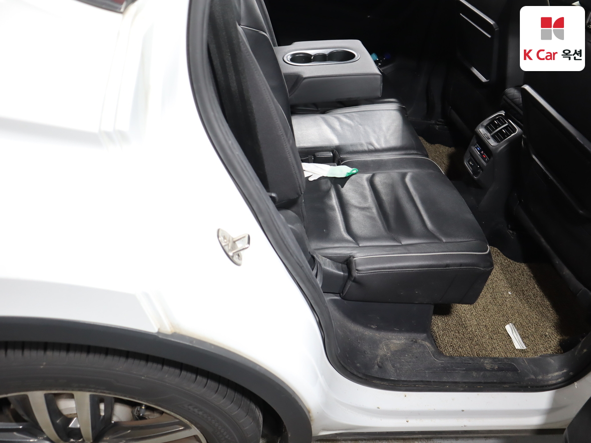 Volkswagen Tiguan - 31