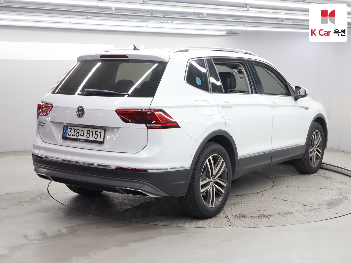 Volkswagen Tiguan - 2