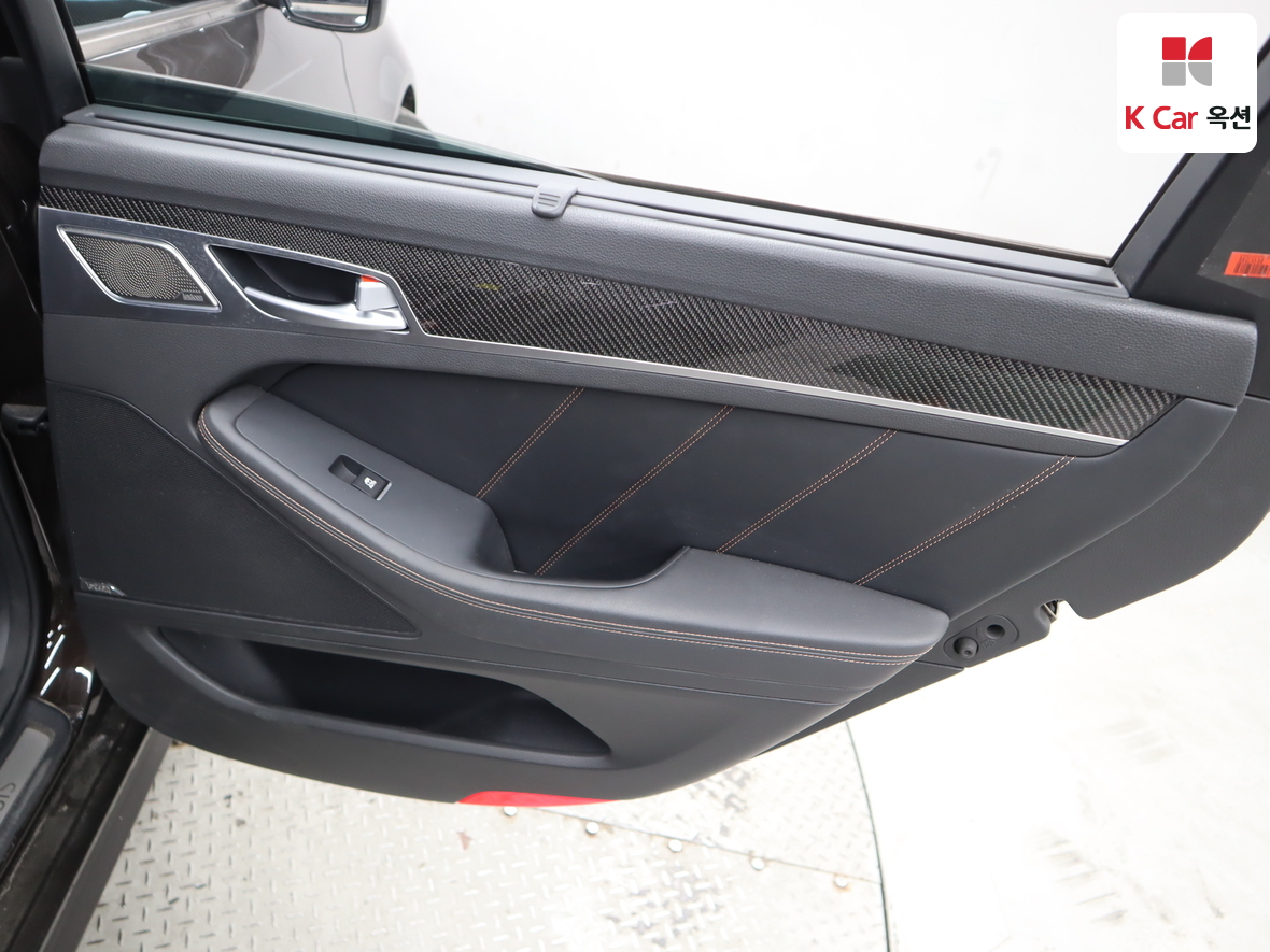 Genesis G80 2019 - Image 28