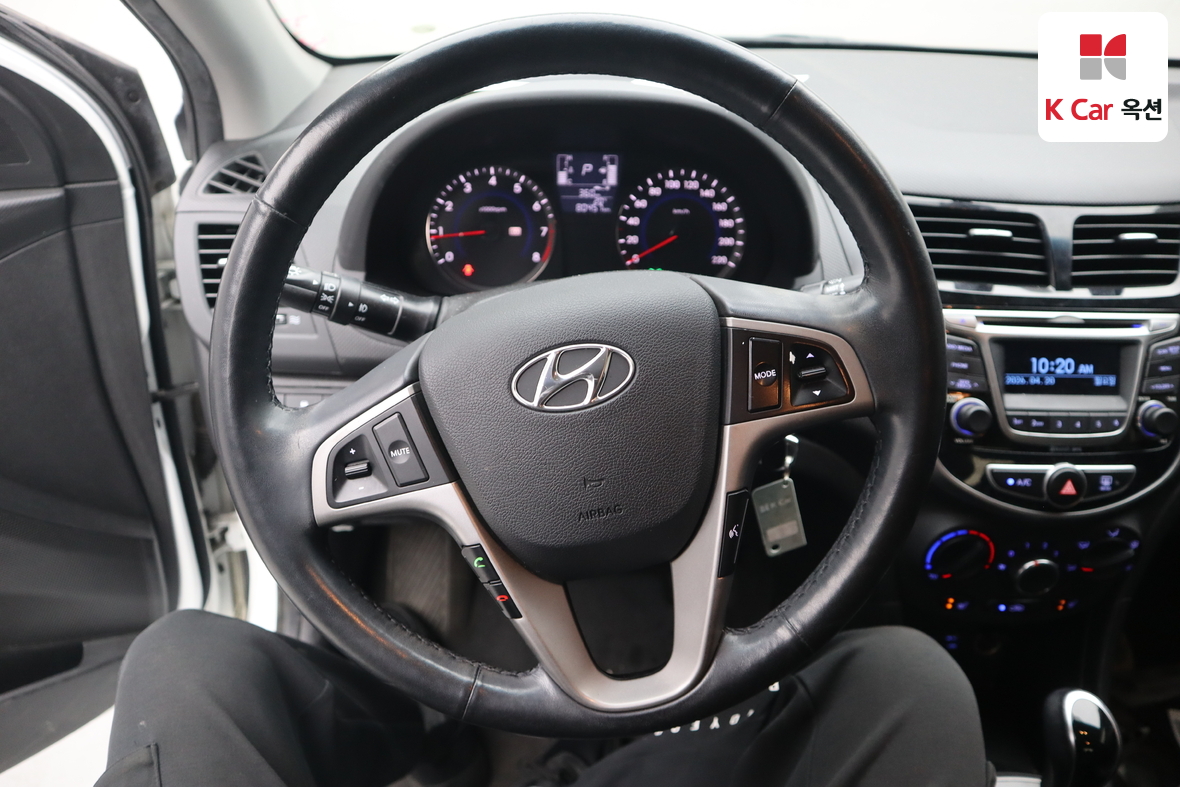 Hyundai Accent - 10