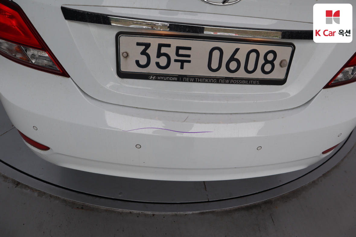 Hyundai Accent - 42