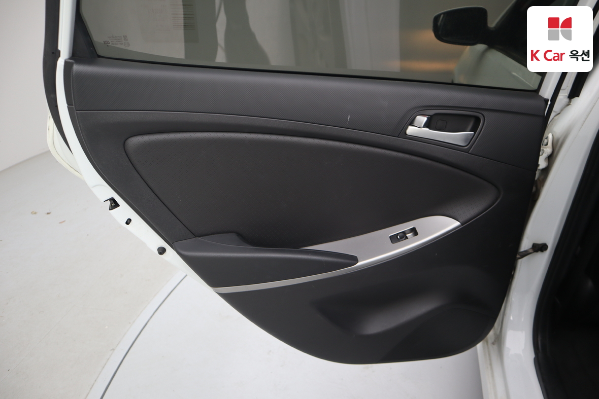 Hyundai Accent - 20