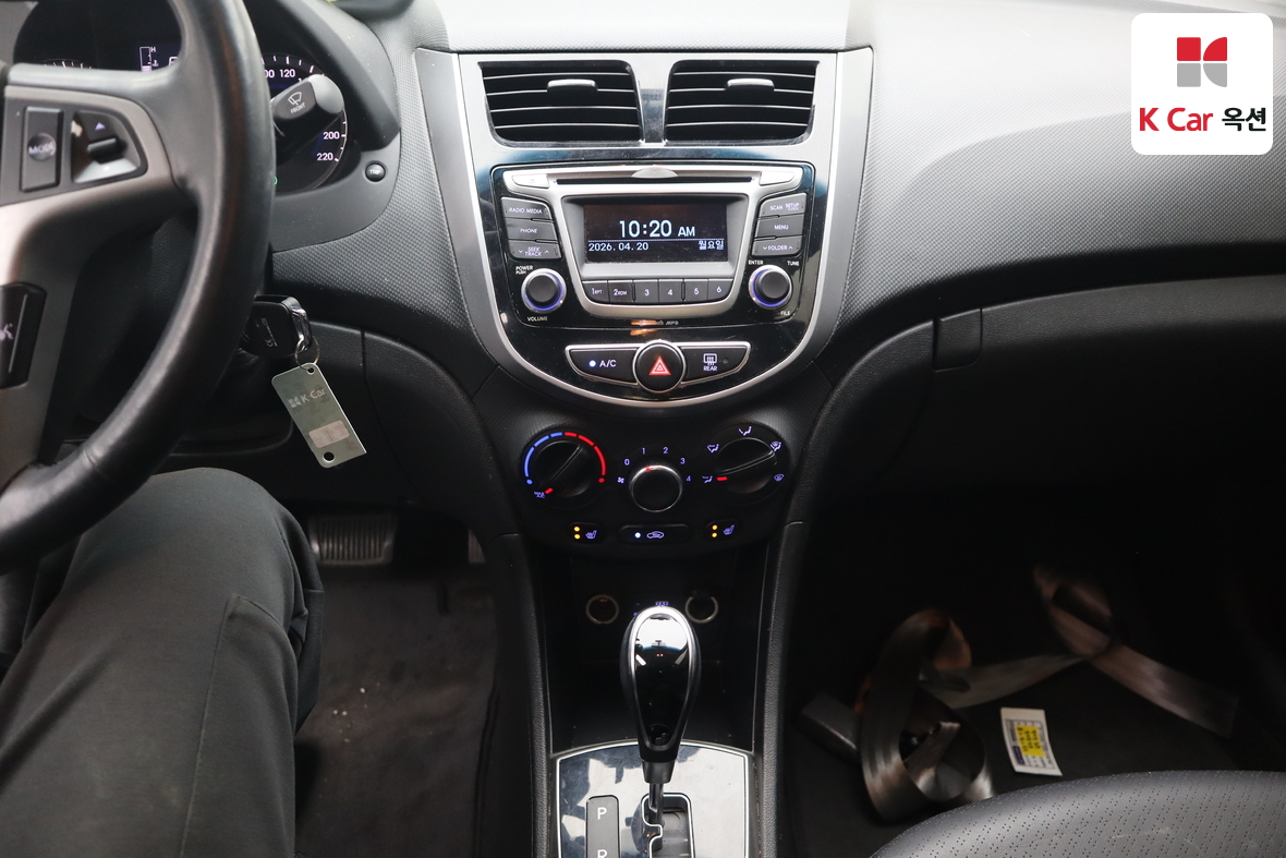 Hyundai Accent - 6