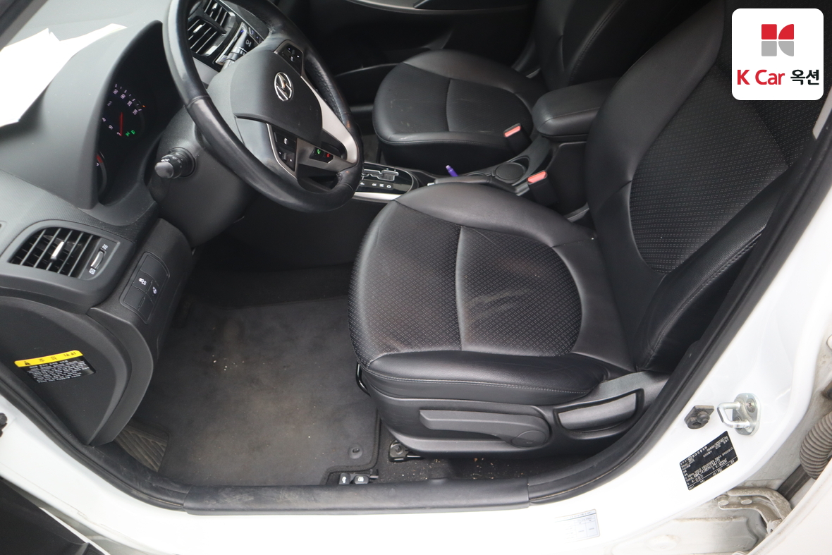 Hyundai Accent - 18