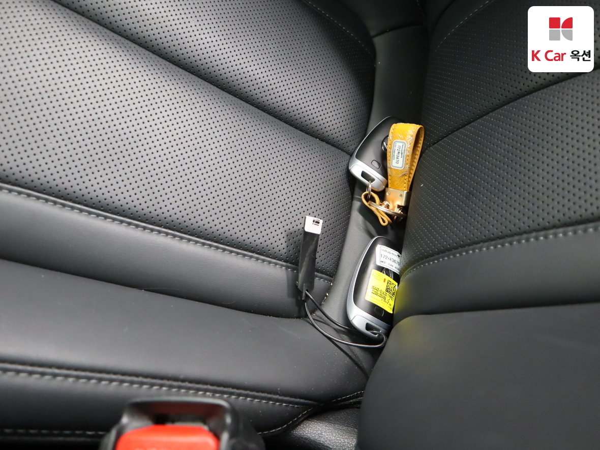 Hyundai Santa Fe 2022 - Image 17