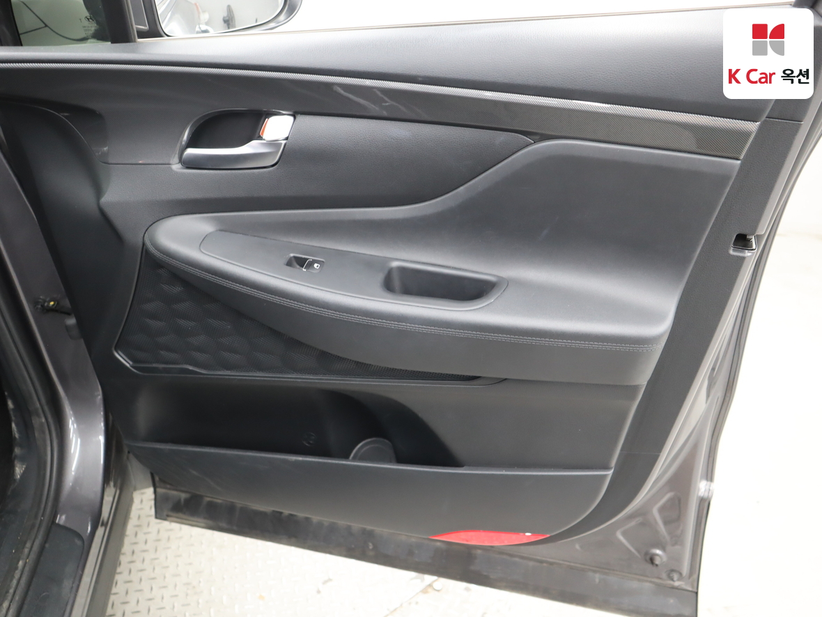 Hyundai Santa Fe 2022 - Image 29