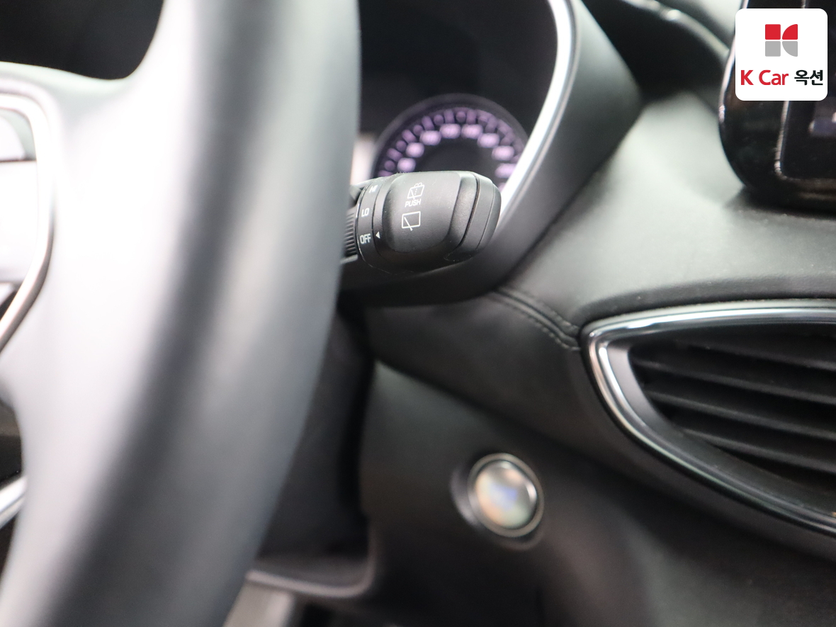 Hyundai Santa Fe 2022 - Image 11