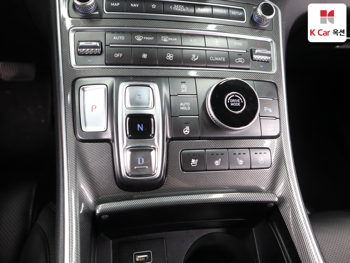 Hyundai Santa Fe 2022 - Image 16