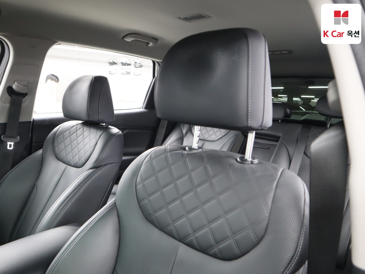 Hyundai Santa Fe 2022 - Image 19