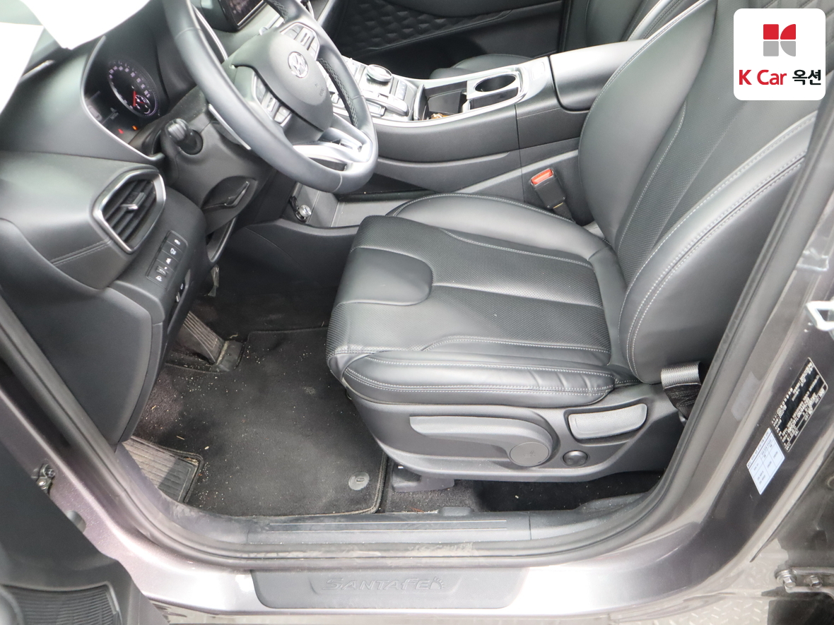 Hyundai Santa Fe 2022 - Image 18