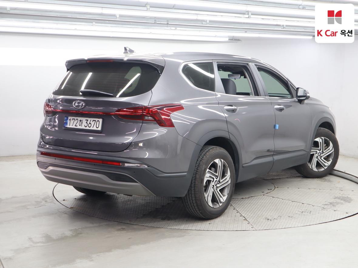 Hyundai Santa Fe 2022 - Image 2