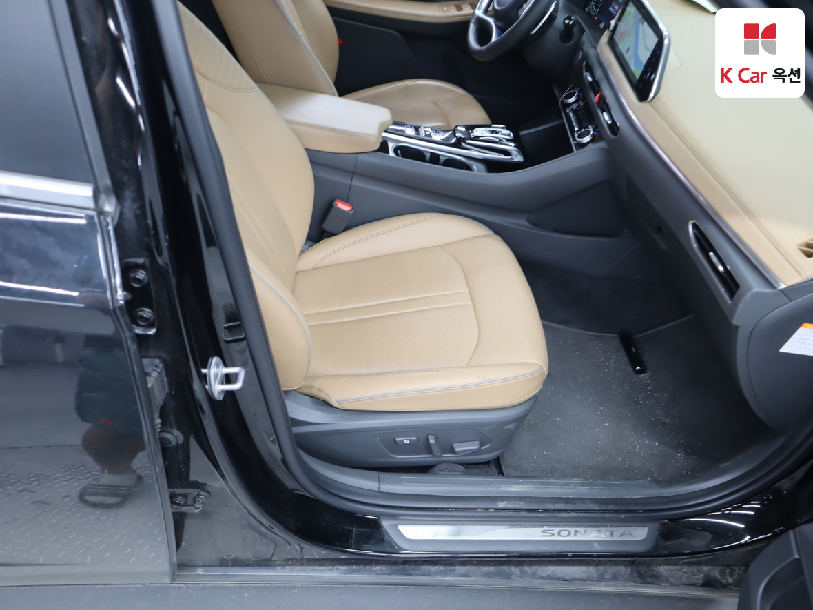 Hyundai Sonata 2023 - Image 28