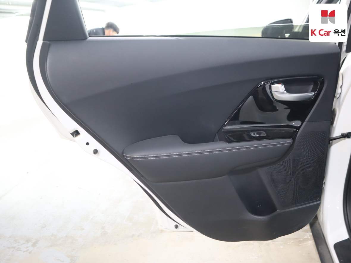 كيا نيرو 2021 - صورة 22