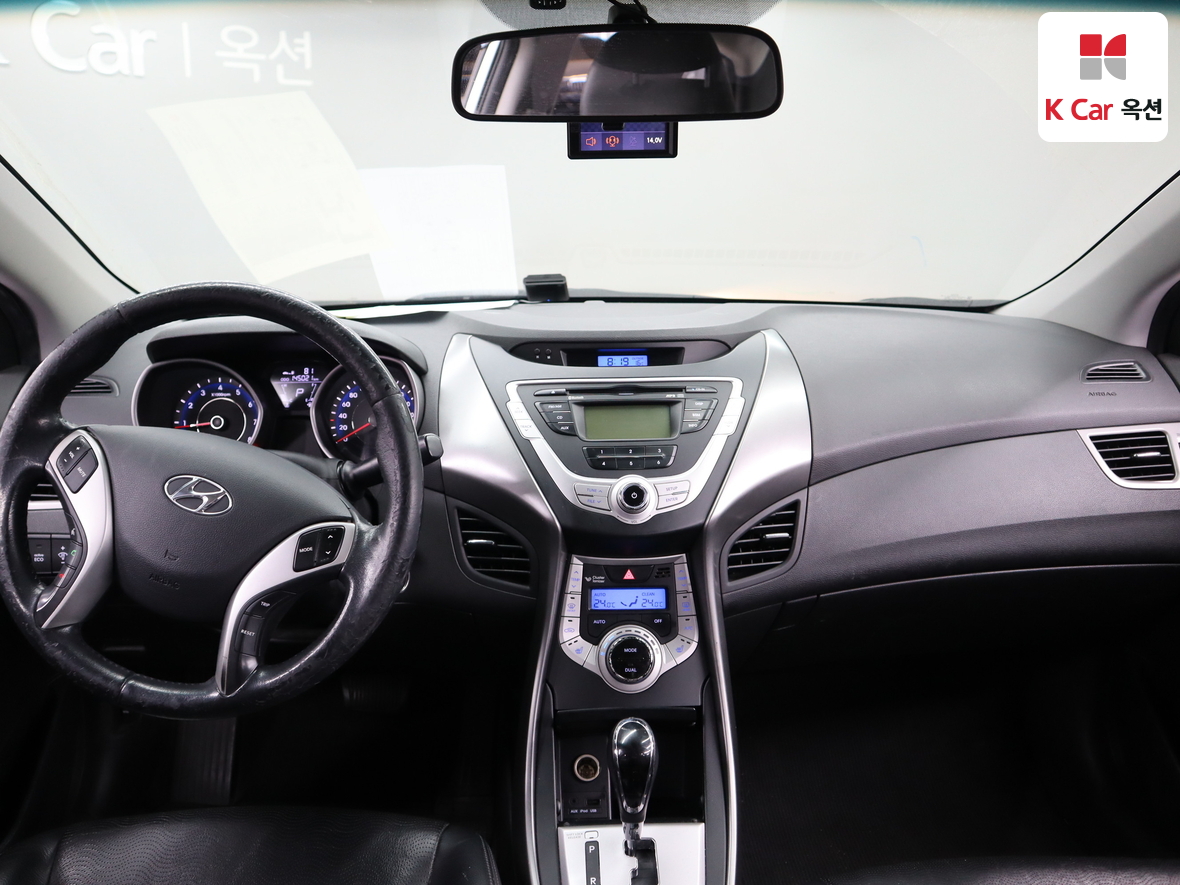 Hyundai Elantra 2011 - Image 3