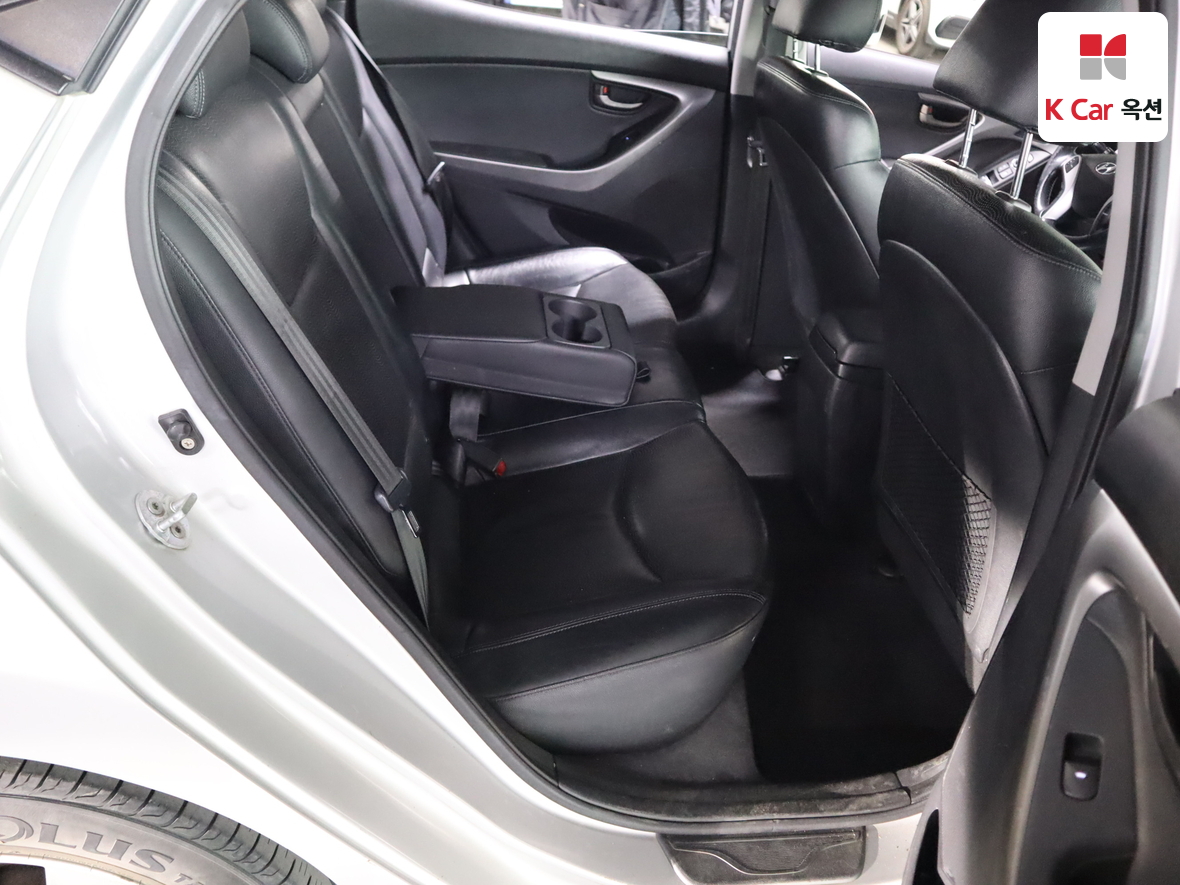Hyundai Elantra 2011 - Image 27