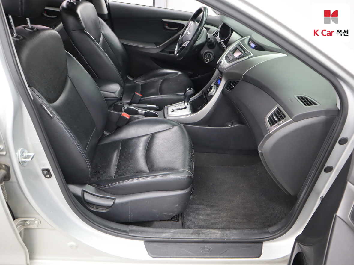Hyundai Elantra 2011 - Image 29