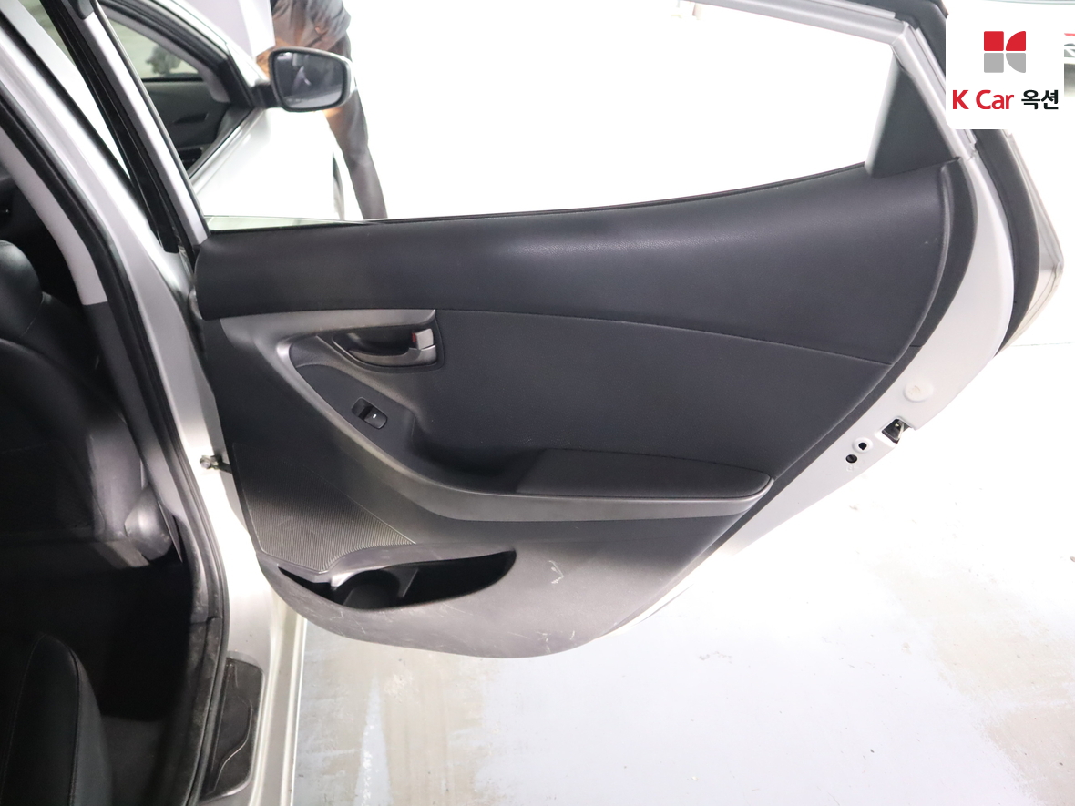 Hyundai Elantra 2011 - Image 26