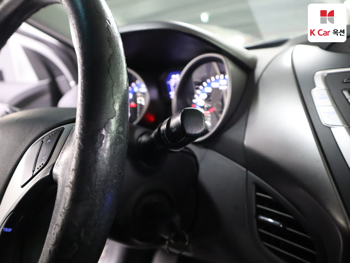 Hyundai Elantra 2011 - Image 11