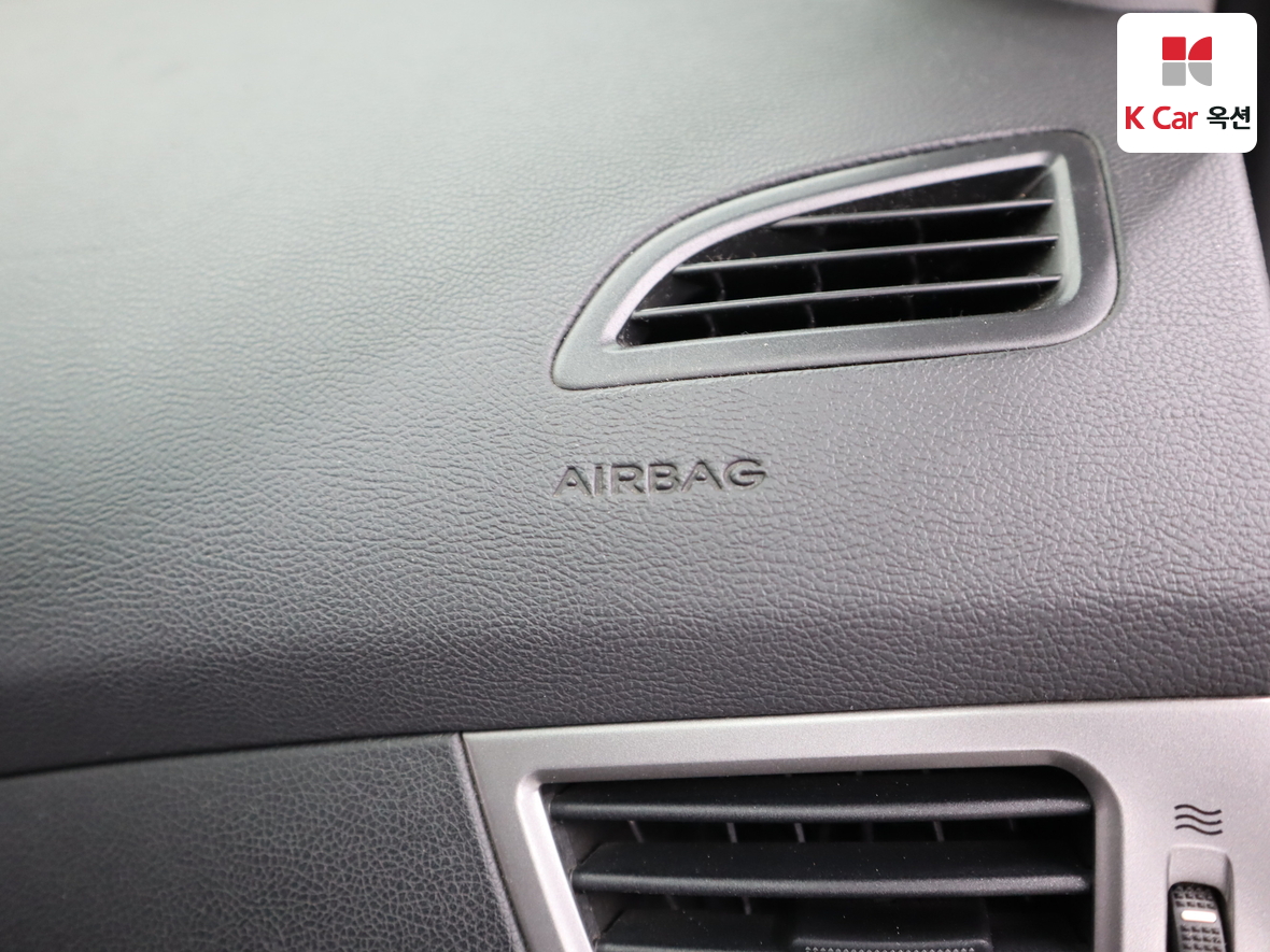 Hyundai Elantra 2011 - Image 30