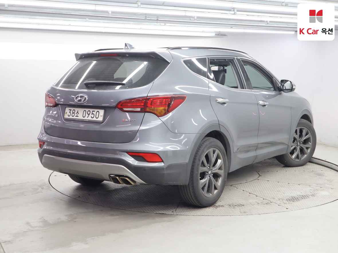 Hyundai Santa Fe 2016 - Image 2