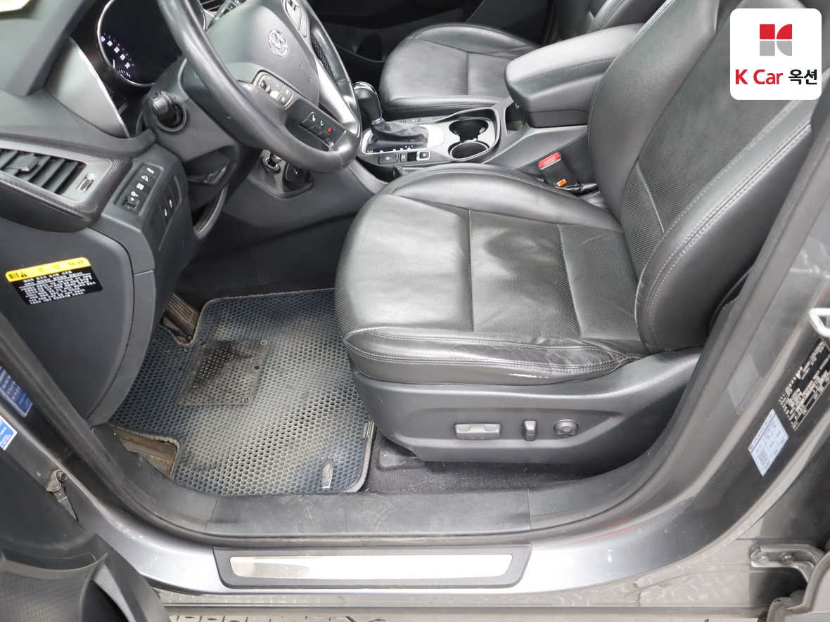 Hyundai Santa Fe 2016 - Image 18