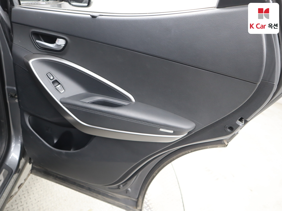 Hyundai Santa Fe 2016 - Image 30