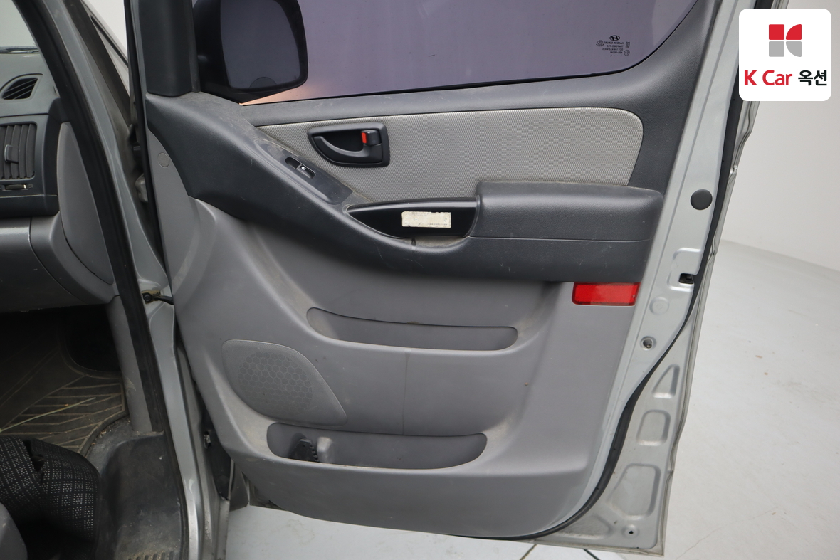 Hyundai Grand Starex - 23