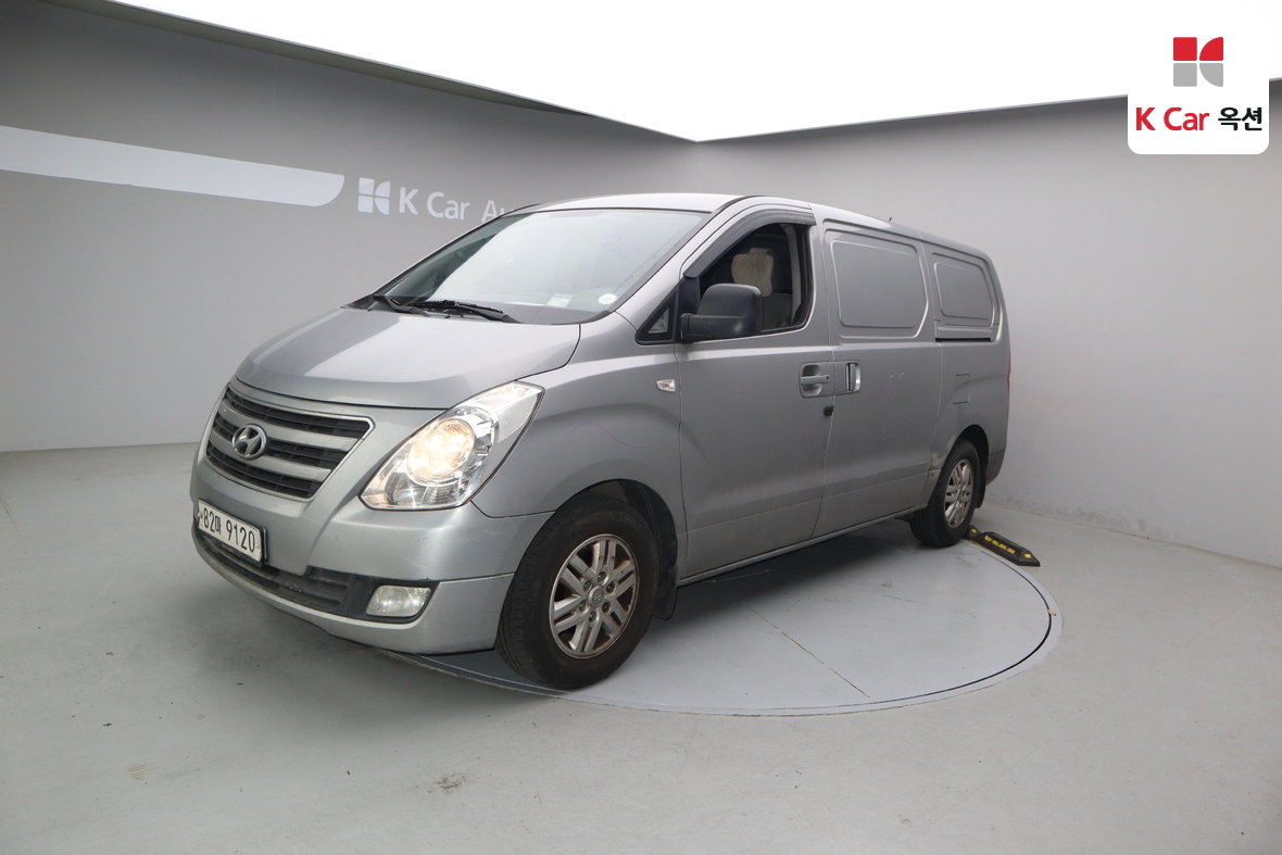 Hyundai Grand Starex - 1